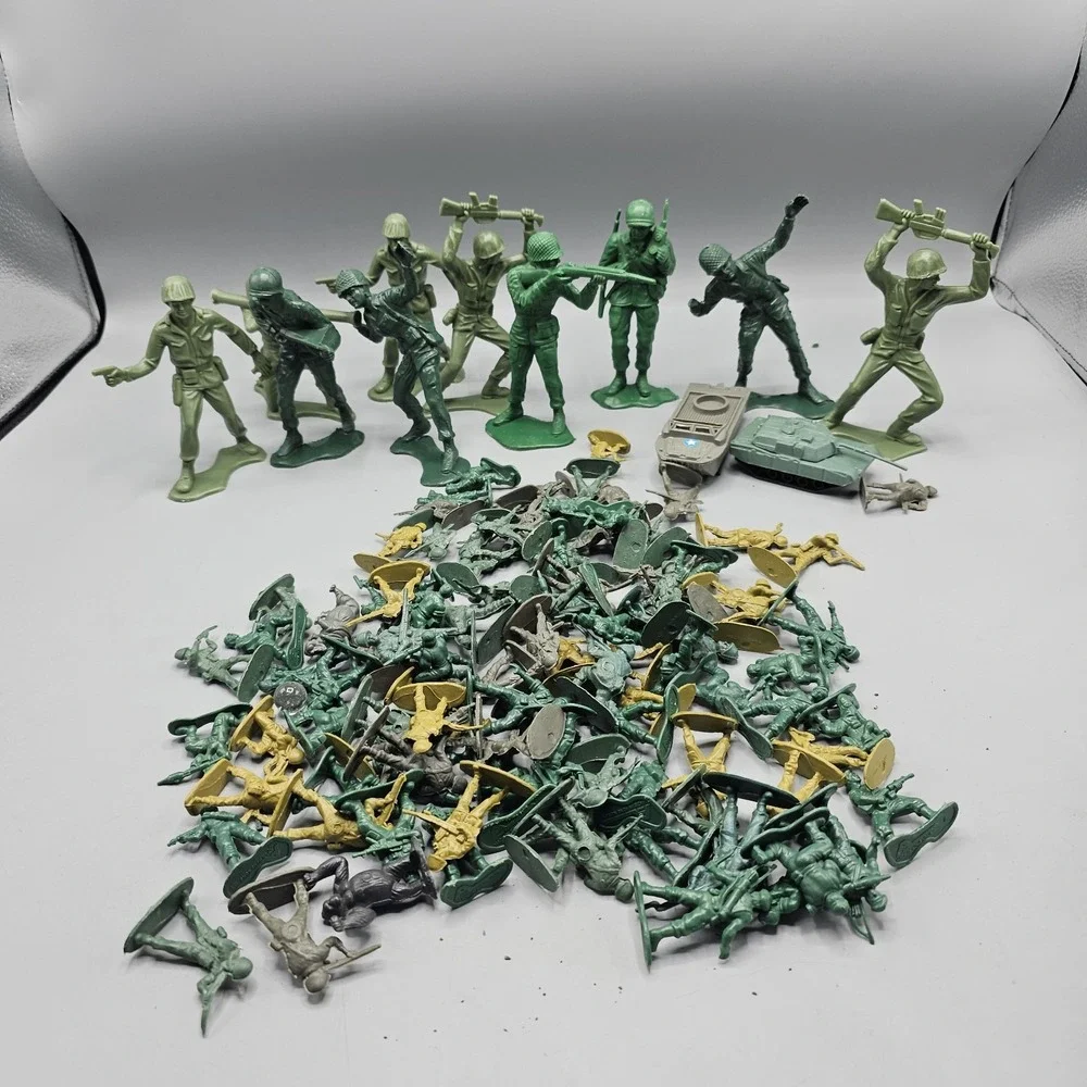 Lot of Tim‎ Mee & Misc Brand Arny Soldiers Assorted Sizes Green Action Figures